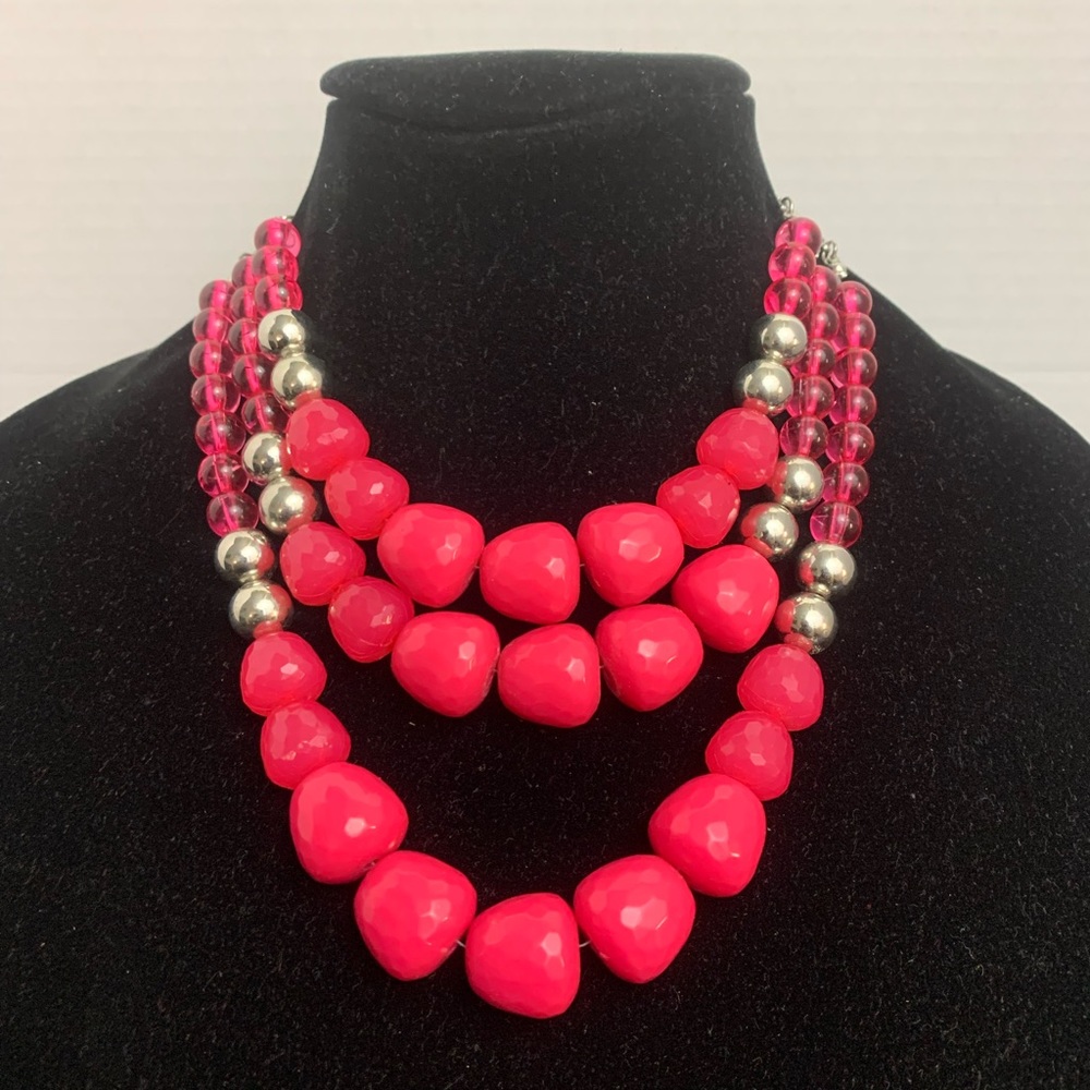 Beautiful pink beaded necklace!!!!